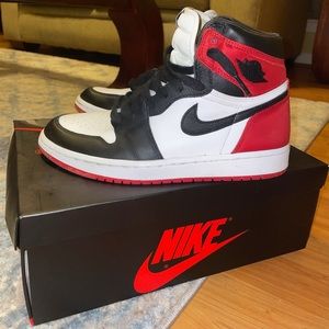 Air Jordan 1 High Retro Satin Black Toe
